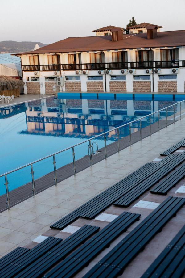 Dem Hotel Sukhumi Exterior foto
